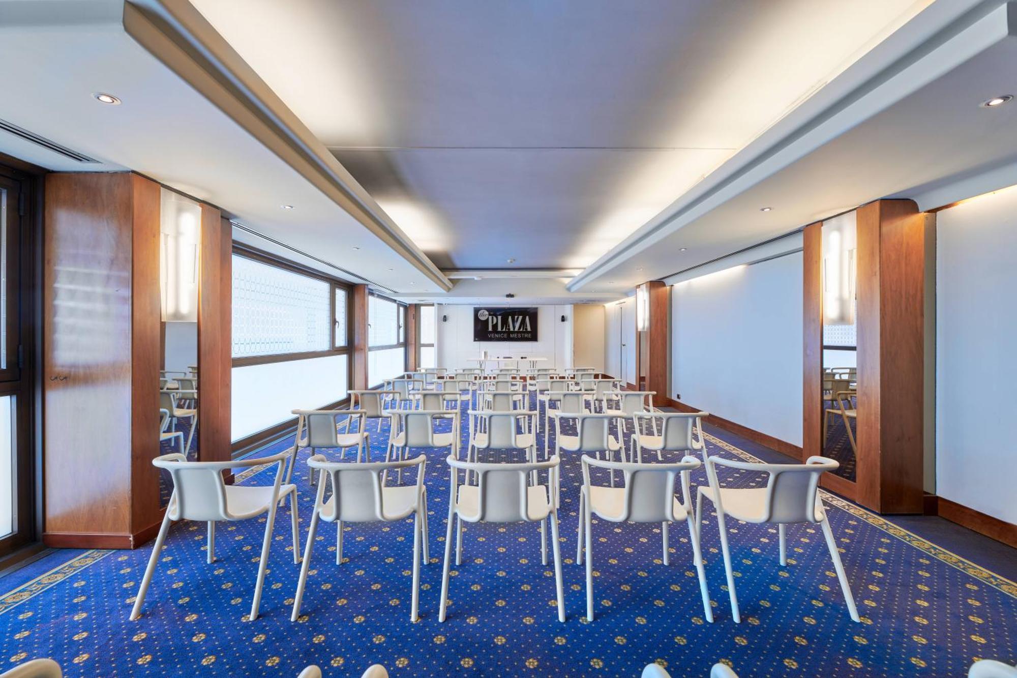 Hotel Plaza 4*
