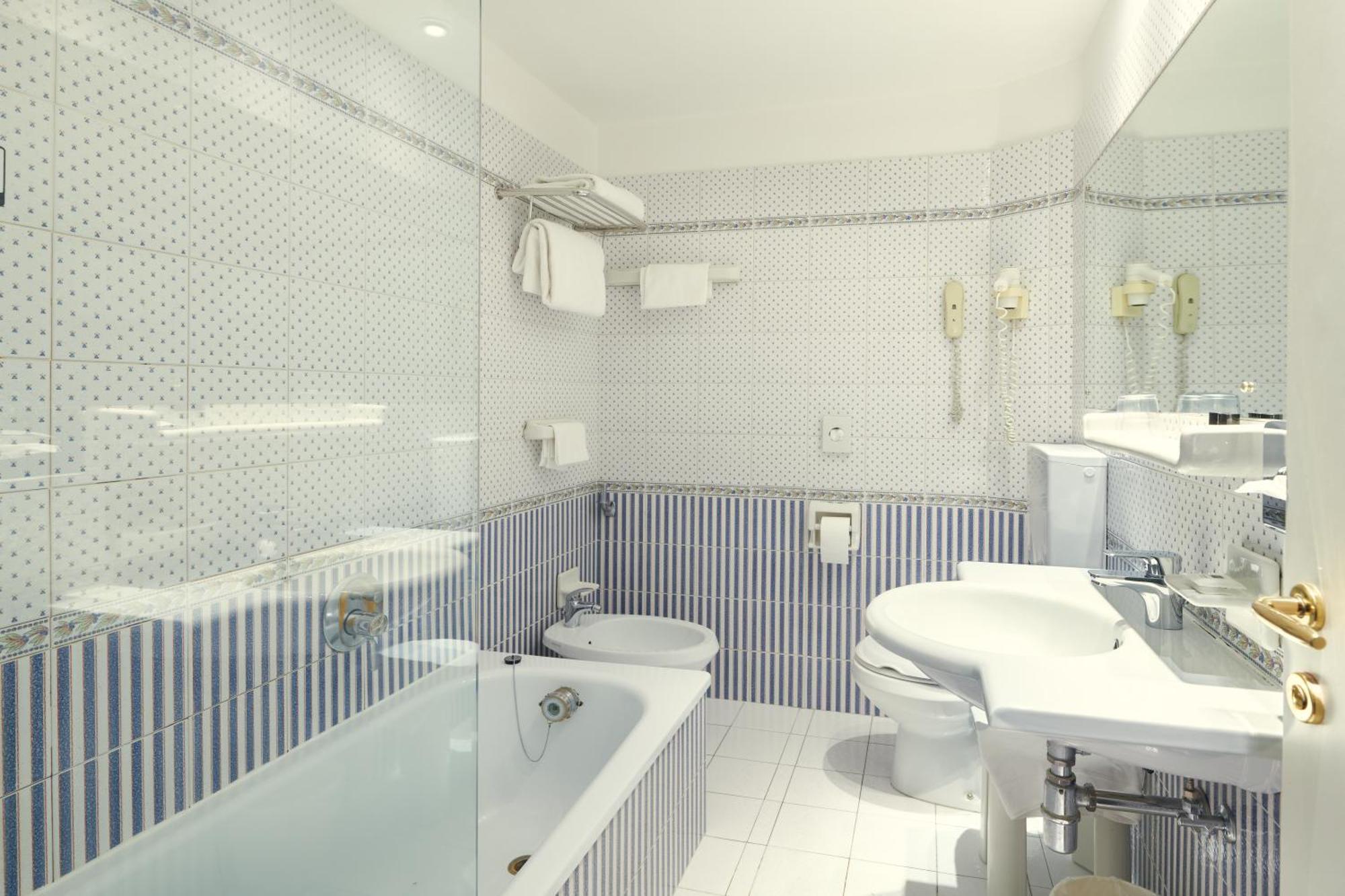 Hotel Plaza 4*